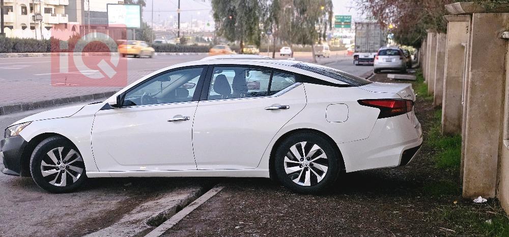 نيسان ألتيما